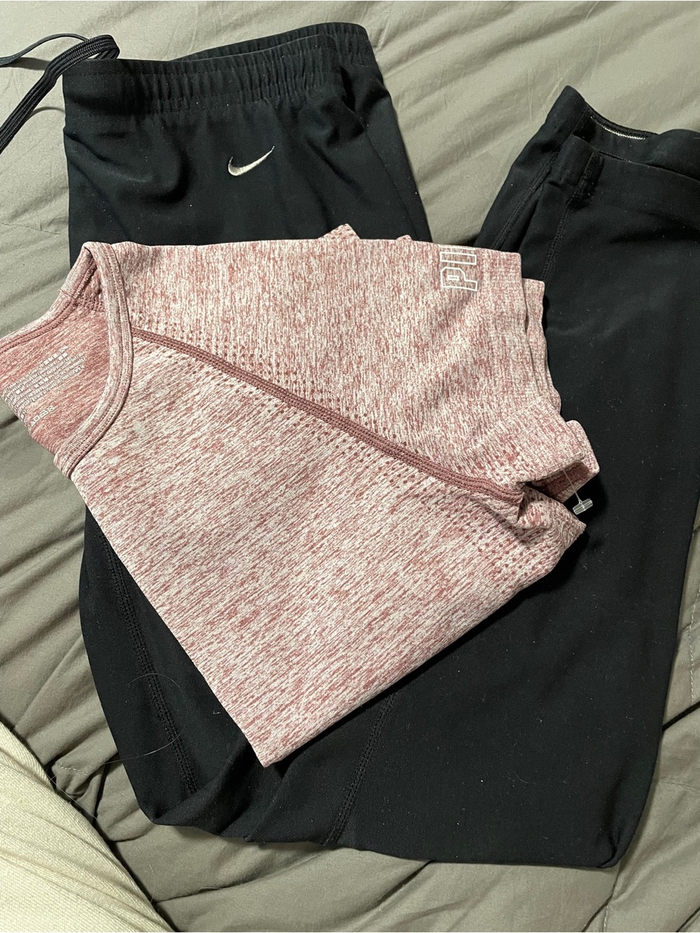 Victoria Secret Pink Women’s Heather top/Nike Black Athletic Wear Pants size M